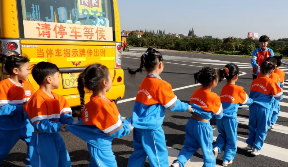 常德市湘北汽車(chē)運(yùn)輸有限公司,常德包車(chē)客運(yùn),常德旅游服務(wù),校車(chē)服務(wù)